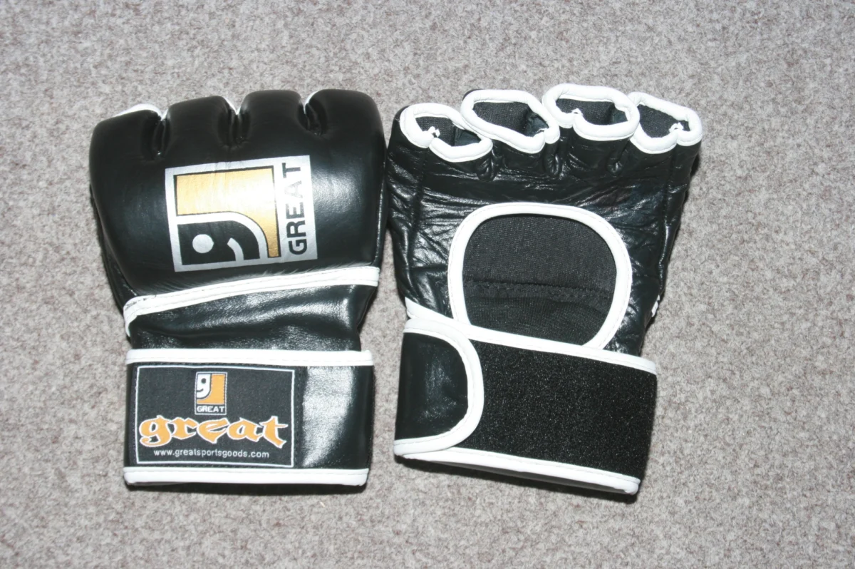 black mma gloves